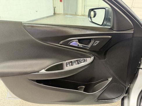 Used 2021 Chevrolet Malibu LS FWD image 9