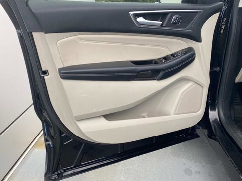 Used 2017 Ford Edge Titanium w/ Technology Package image 17