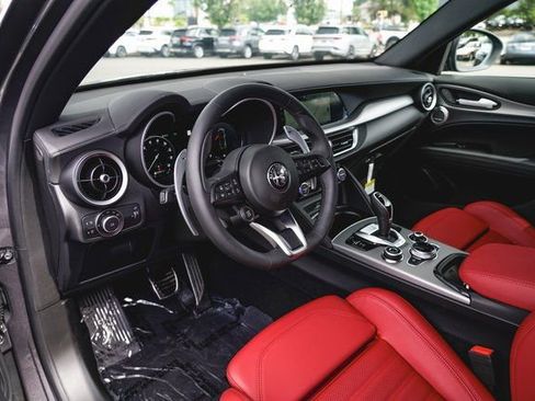 New 2025 Alfa Romeo Stelvio Sprint image 19