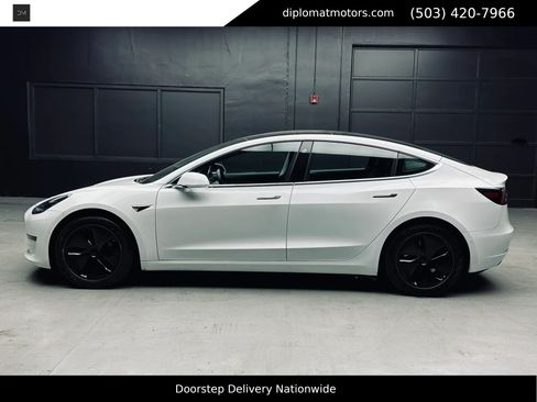 Used 2018 Tesla Model 3 Long Range RWD image 4