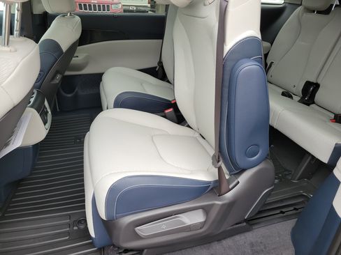 New 2026 Kia Carnival SX Prestige FWD image 6