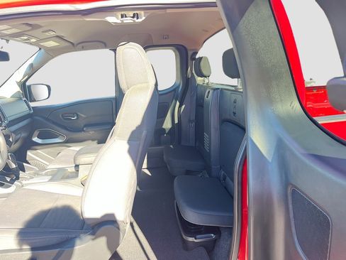 Used 2024 Nissan Frontier SV w/ Technology Package RWD image 23