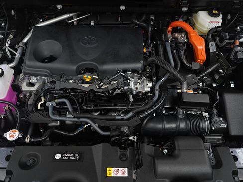 Used 2025 Toyota RAV4 XLE image 31