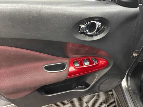 Used 2014 Nissan Juke SV AWD/4WD image 27
