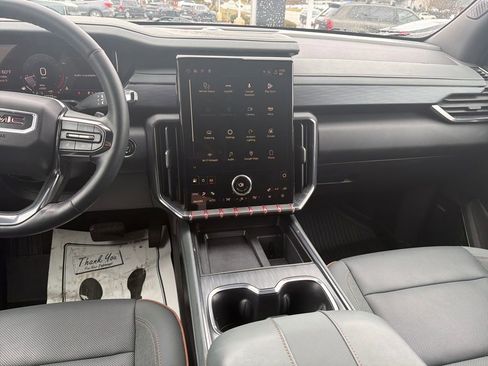 Used 2024 GMC Acadia AT4 image 18