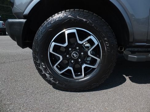 Used 2023 Ford Bronco Outer Banks AWD/4WD image 9