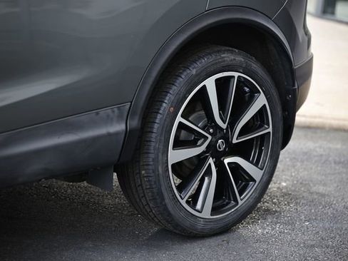 Used 2018 Nissan Rogue Sport SL w/ SL Premium Package image 11