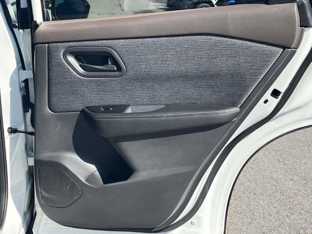 Used 2022 Nissan Rogue S FWD image 22