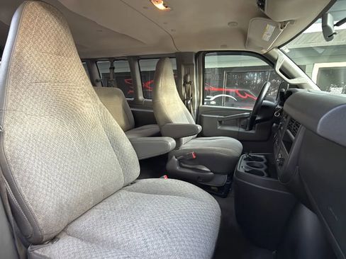 Used 2016 Chevrolet Express 2500 LT w/ LT Preferred Equipment Group image 9