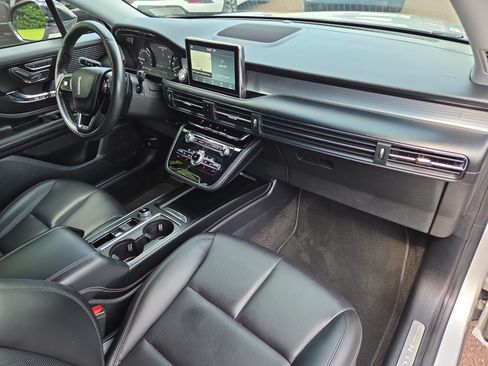 Used 2020 Lincoln Corsair AWD w/ Equipment Group 101A image 18