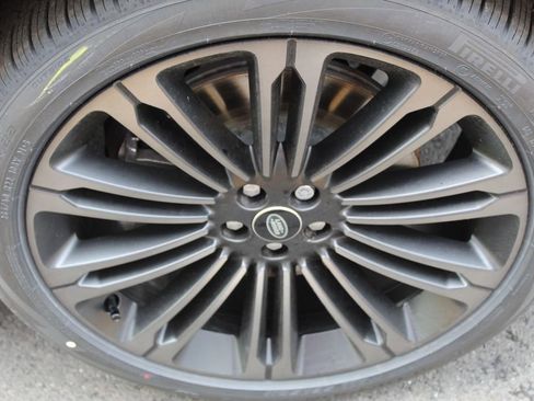 New 2026 Land Rover Range Rover Velar Dynamic SE AWD/4WD image 9