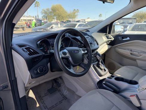 Used 2014 Ford Escape SE image 17