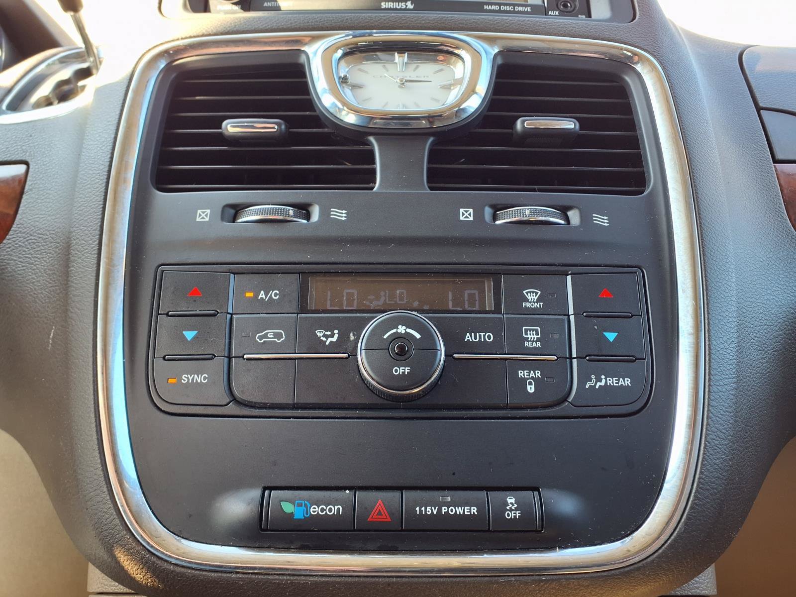 Used 2014 Chrysler Town & Country Touring FWD image 24