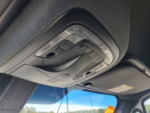 Used 2025 Mercedes-Benz Sprinter 2500 image 31