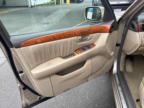Used 2005 Lexus LS 430 RWD image 5