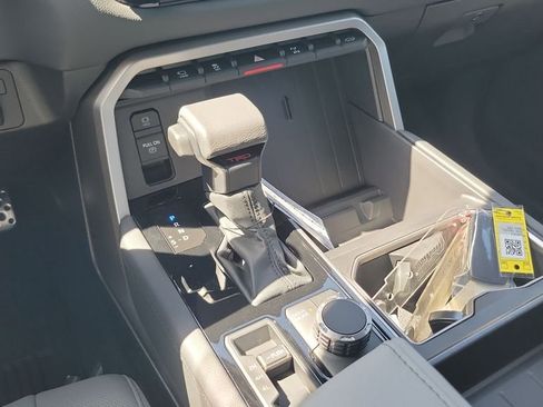 New 2026 Toyota Tundra Limited AWD/4WD image 15