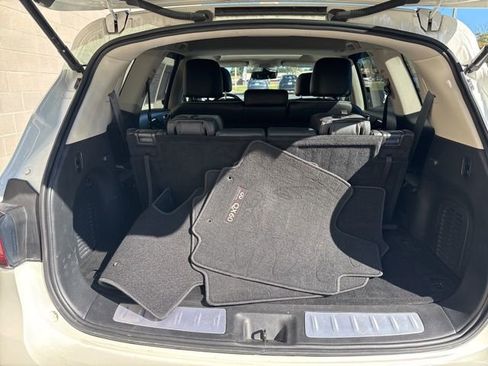 Used 2019 INFINITI QX60 Luxe w/ Essential Package image 12