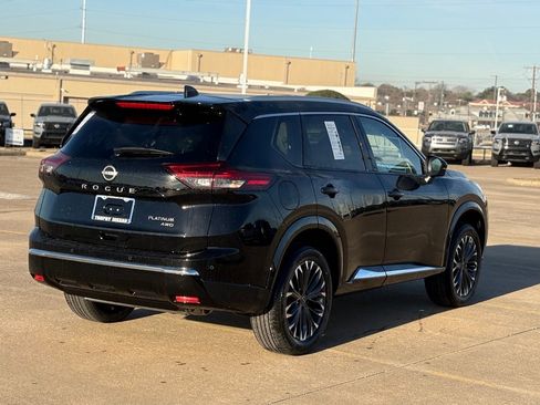 New 2026 Nissan Rogue Platinum image 8