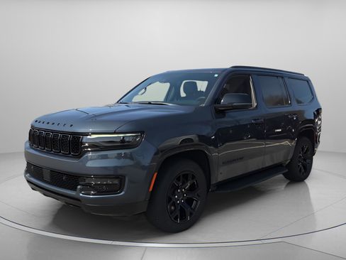 Used 2024 Jeep Wagoneer Series II image 2