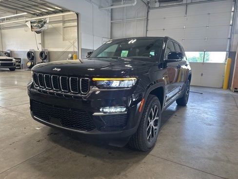 New 2025 Jeep Grand Cherokee Limited image 7