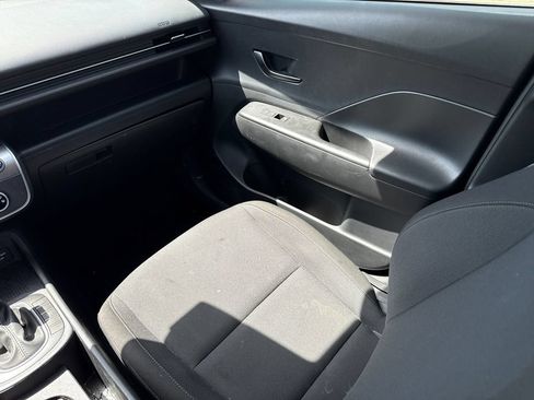 Used 2024 Hyundai Kona SE FWD image 14