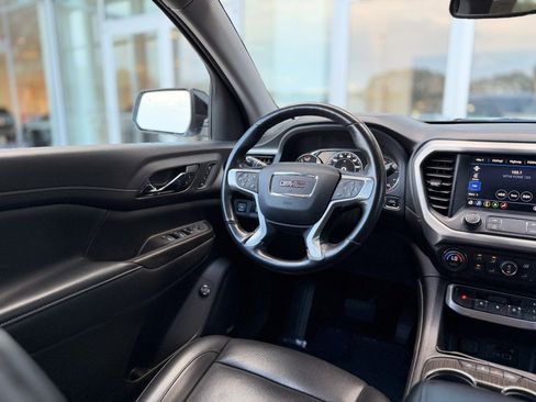 Used 2022 GMC Acadia SLT w/ Elevation Edition image 16