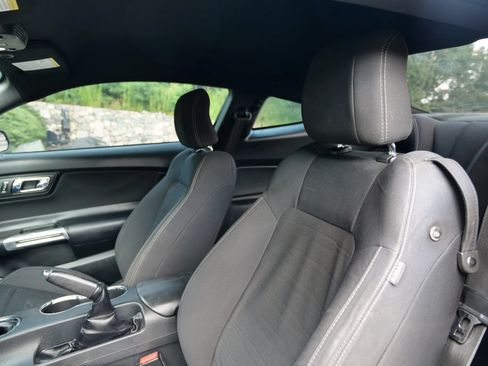 Used 2017 Ford Mustang Coupe RWD image 26