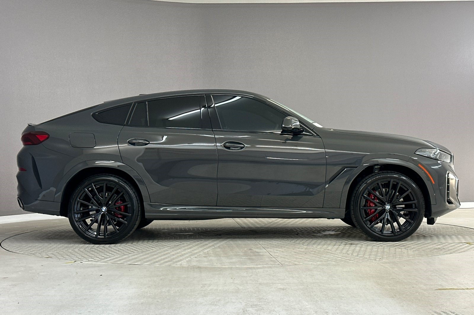 Used 2027 BMW X6 xDrive40i w/ Executive Package AWD/4WD image 7