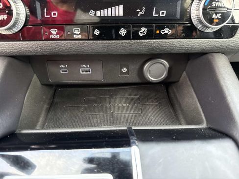 Used 2024 Mitsubishi Outlander SE FWD image 31