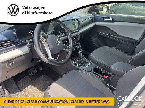 Used 2023 Volkswagen Taos SE FWD image 6