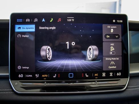 Certified 2025 Volkswagen Tiguan SE image 40