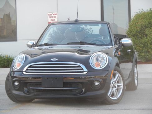 Used 2011 MINI Cooper Convertible FWD image 4