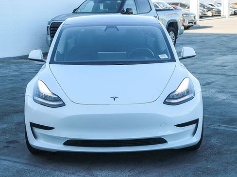 Used 2020 Tesla Model 3 Long Range image 2
