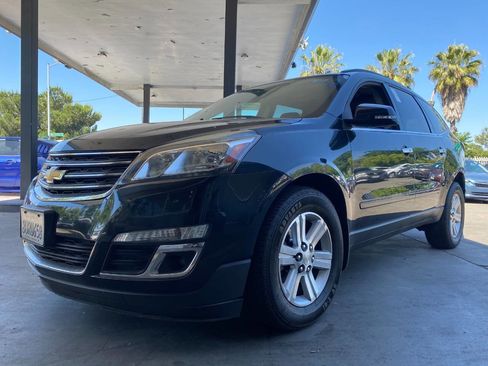 Used 2014 Chevrolet Traverse LT AWD/4WD image 2