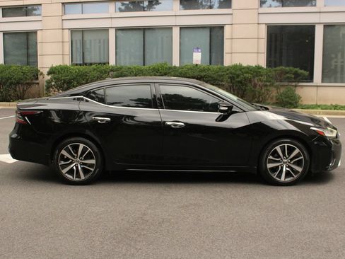 Used 2019 Nissan Maxima 3.5 SV w/ Floor Mat Group FWD image 6