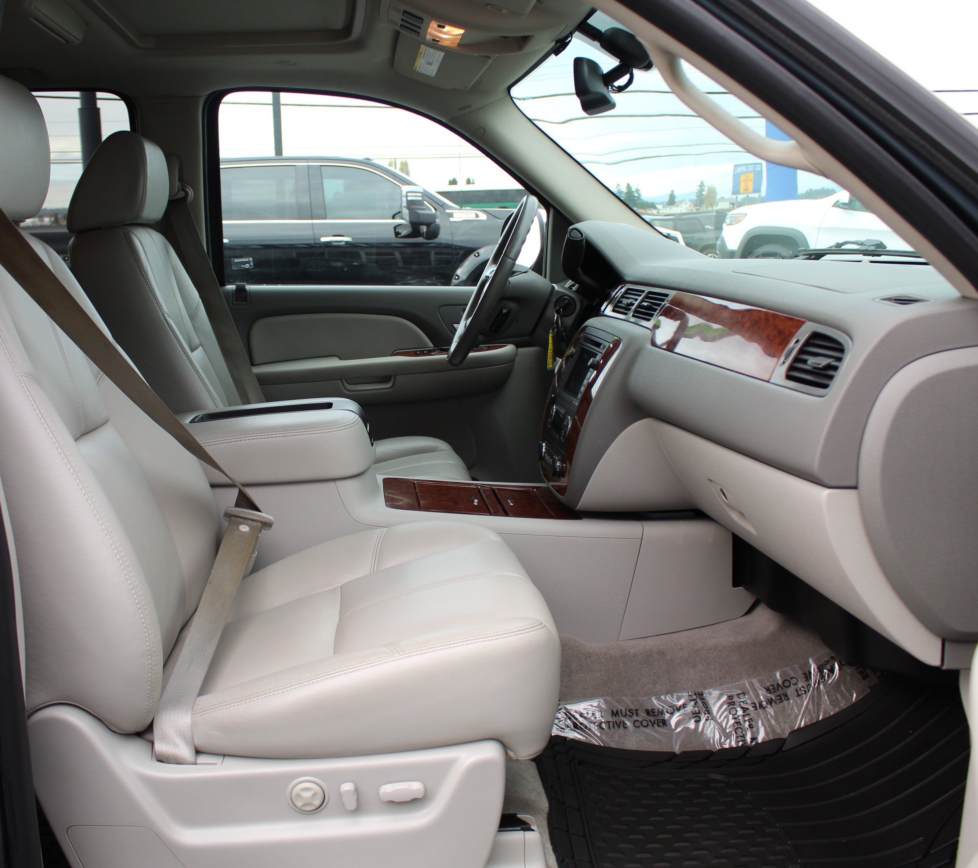 Used 2008 Chevrolet Tahoe LTZ w/ LTZ Preferred Equipment Group AWD/4WD image 26