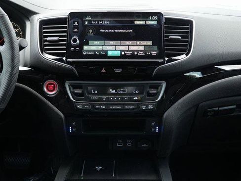 Used 2025 Honda Ridgeline Black Edition image 25