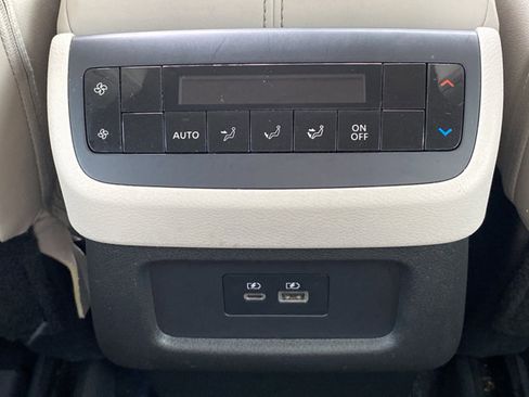 Certified 2023 Nissan Pathfinder SL w/ Black Appearance Package FWD image 27
