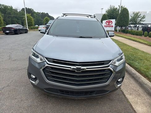 Used 2021 Chevrolet Traverse LT FWD image 11