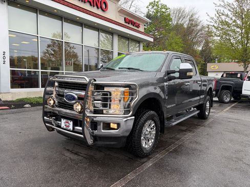Used 2017 Ford F350 XLT w/ XLT Premium Package AWD/4WD image 2
