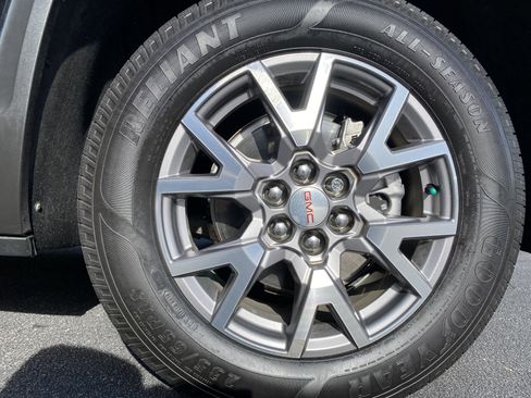 Used 2021 GMC Acadia SLT image 40