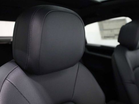 New 2025 Porsche Cayenne Coupe image 22