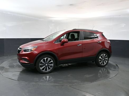 Used 2021 Buick Encore Preferred AWD/4WD image 2