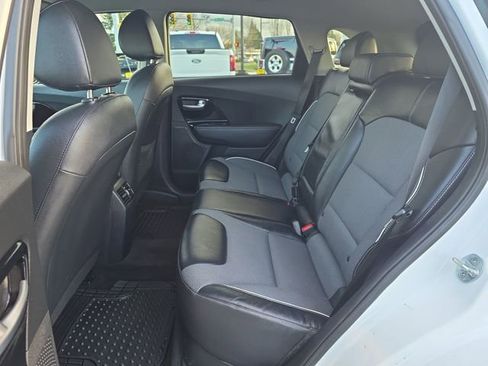 Used 2021 Kia Niro EX image 14
