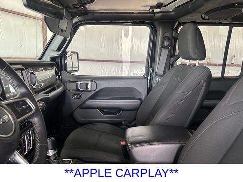 Used 2018 Jeep Wrangler Unlimited Sahara AWD/4WD image 12