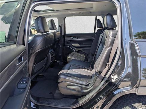 Used 2021 Jeep Grand Cherokee L Limited AWD/4WD image 19