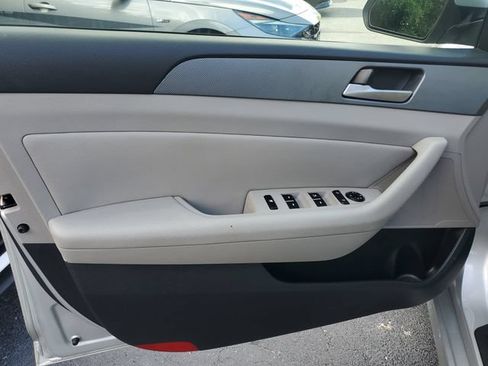 Used 2018 Hyundai Sonata SEL FWD image 9