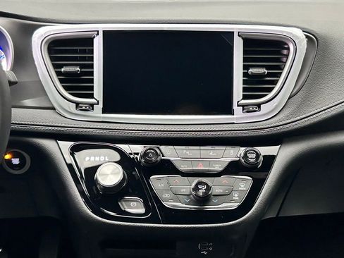 New 2026 Chrysler Pacifica Select AWD/4WD image 31