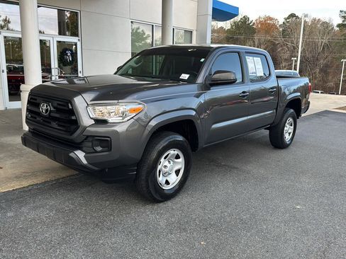 Used 2017 Toyota Tacoma SR5 image 1