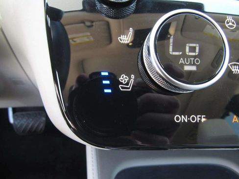 Used 2026 INFINITI QX60 Luxe w/ Family Package AWD/4WD image 23